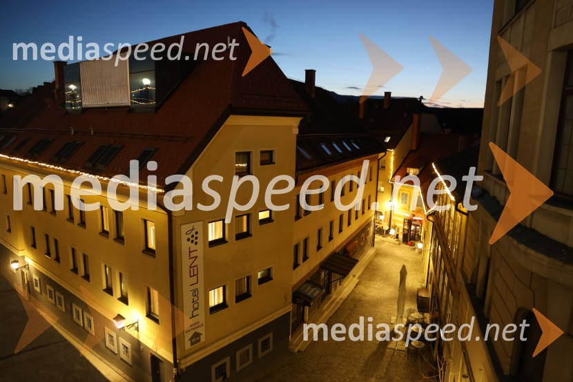 Prižig prazničnih lučk v Mariboru 2025