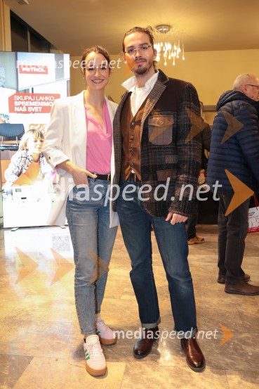  Gaja Filač, igralka;  ... Fantazijska satira Zmaj, premiera MGL