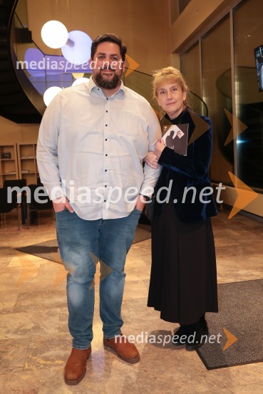  Boštjan Gorenc - Pižama, pisatelj, prevajalec, stand up komik;  Barbara Hieng Samobor, direktorica in umetniška vodja MGLFantazijska satira Zmaj, premiera MGL