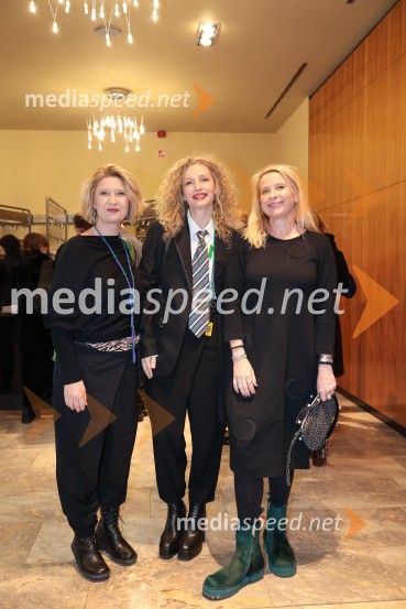  Vesna Pernarčič, igralka;  Jelena Proković, kostumografinja, JSP;  Tatjana Doma, dramaturginja SLG CeljeFantazijska satira Zmaj, premiera MGL