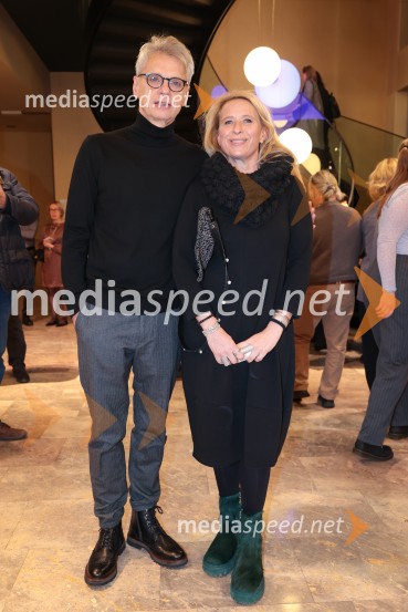  Primož Ekart, igralec, režiser;  Tatjana Doma, dramaturginja SLG CeljeFantazijska satira Zmaj, premiera MGL