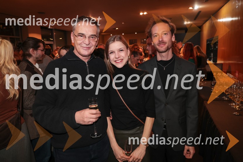  ... ;  Ana  Samobor;  ... Fantazijska satira Zmaj, premiera MGL