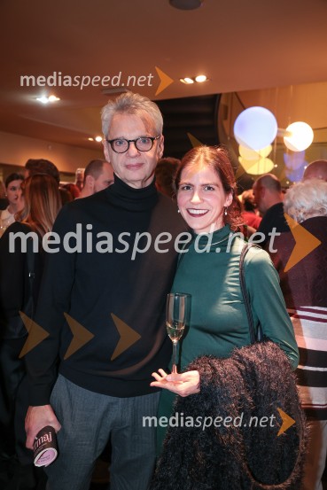  Primož Ekart, igralec;  ... Fantazijska satira Zmaj, premiera MGL