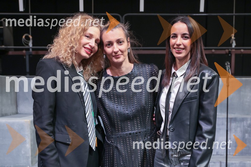  Jelena Proković, kostumografinja, JSP;  ... ;  ... Fantazijska satira Zmaj, premiera MGL