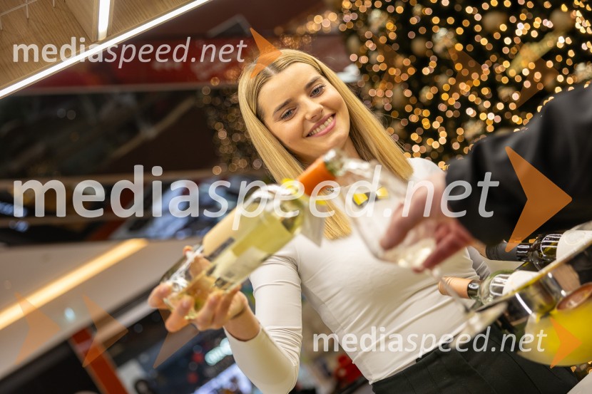  Maruša Mukenauer, Vino MukenauerPubec 2025 v Citycentru Celje