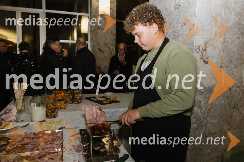 1982, krstna uprizoritev v SNG Nova Gorica