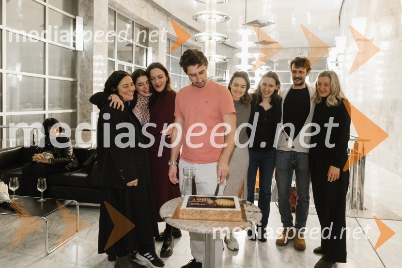 1982, krstna uprizoritev v SNG Nova Gorica