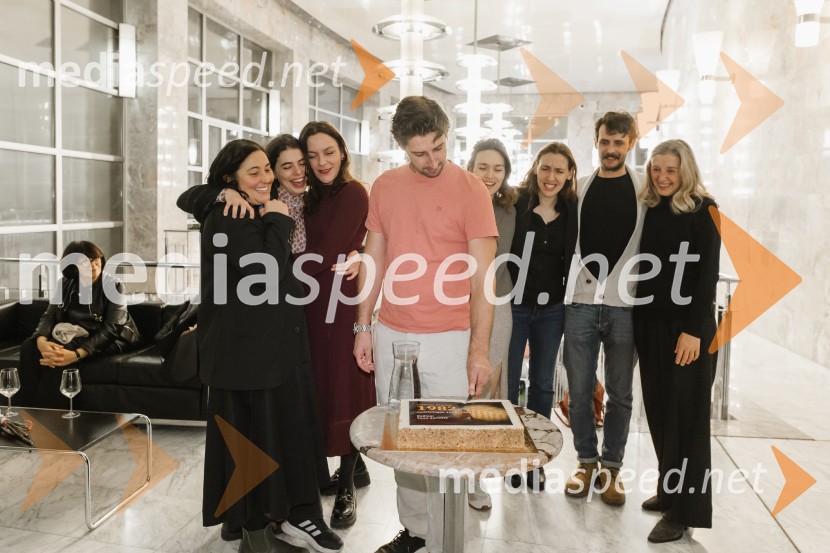 1982, krstna uprizoritev v SNG Nova Gorica