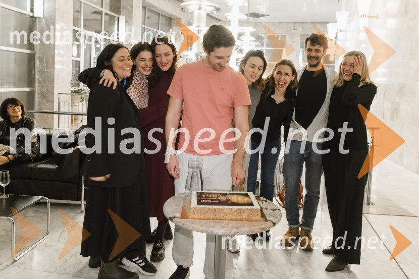 1982, krstna uprizoritev v SNG Nova Gorica