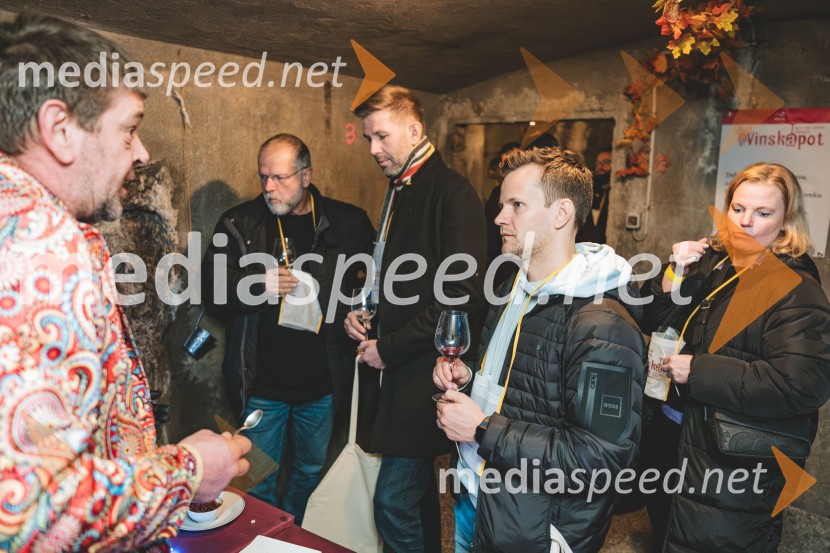 Vinska pot v rovih pod starim Kranjem, drugi petek