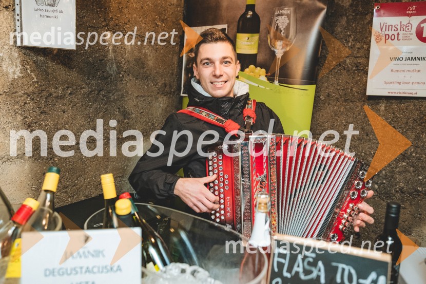 Vinska pot v rovih pod starim Kranjem, drugi petek