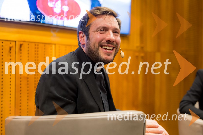 Martin Golob gost v skednju Škrabčeve domačije