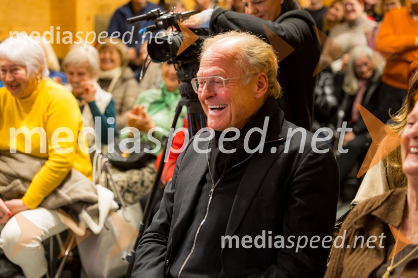 Martin Golob gost v skednju Škrabčeve domačije