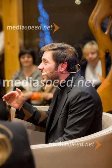 Martin Golob gost v skednju Škrabčeve domačije