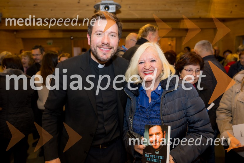 Martin Golob gost v skednju Škrabčeve domačije