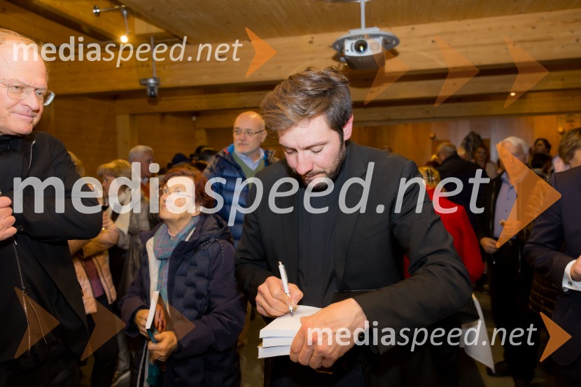 Martin Golob gost v skednju Škrabčeve domačije