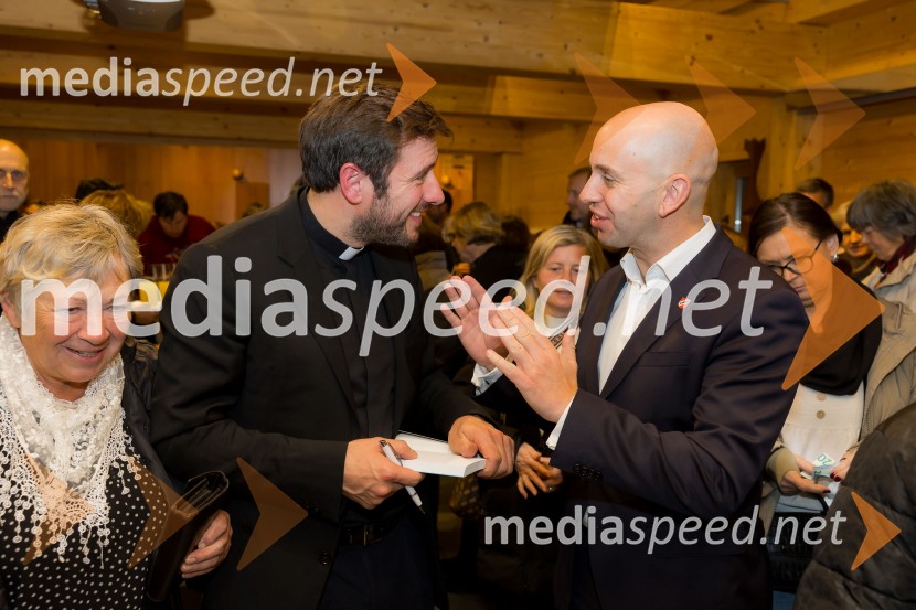 Martin Golob gost v skednju Škrabčeve domačije