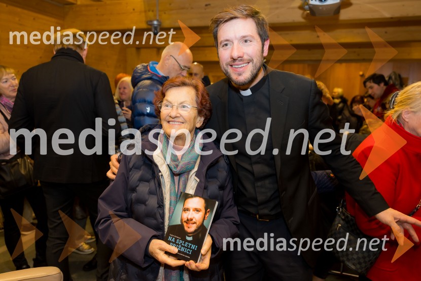 Martin Golob gost v skednju Škrabčeve domačije