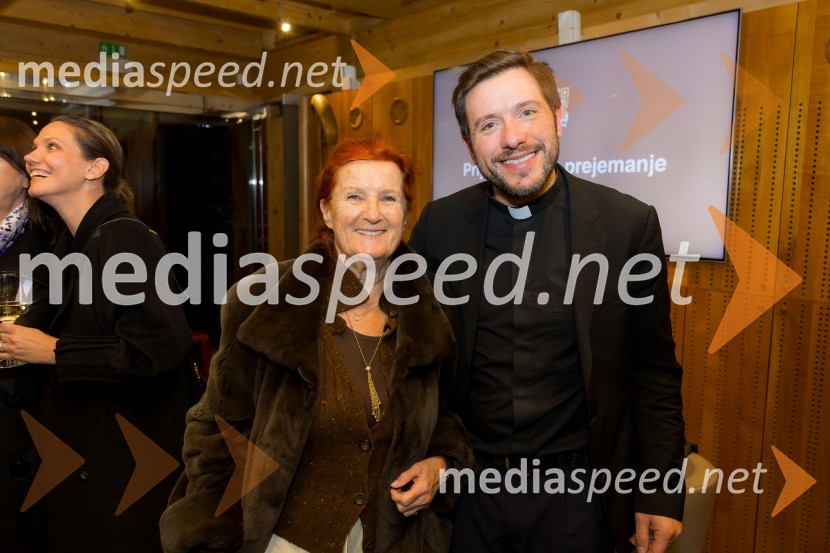 Martin Golob gost v skednju Škrabčeve domačije