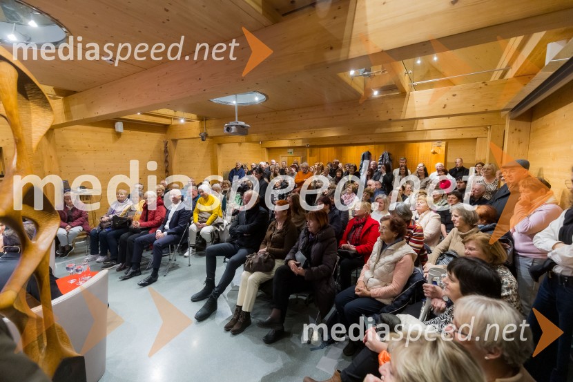 Martin Golob gost v skednju Škrabčeve domačije