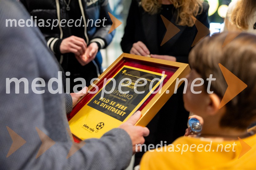 Film Belo se pere na devetdeset osvojil prvo zlato rolo