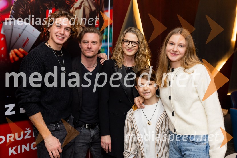 Film Belo se pere na devetdeset osvojil prvo zlato rolo