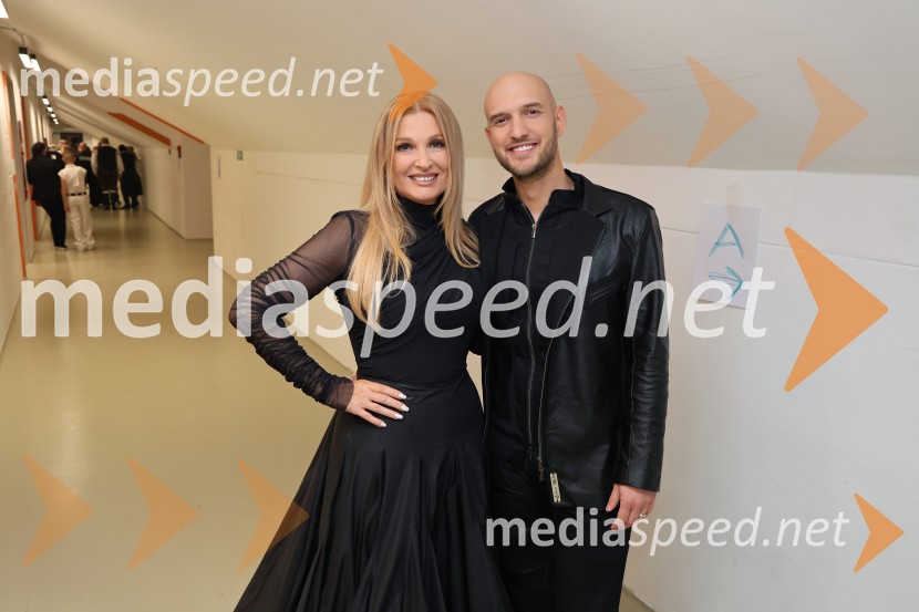  Helena Blagne, pevka;  Marko Škugor, glasbenikSilvestrski pozdrav 2025, snemanje oddaje v Dvorani Tabor