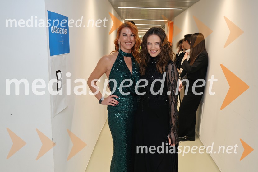  ... ;  Nina Pušlar, pevkaSilvestrski pozdrav 2025, snemanje oddaje v Dvorani Tabor