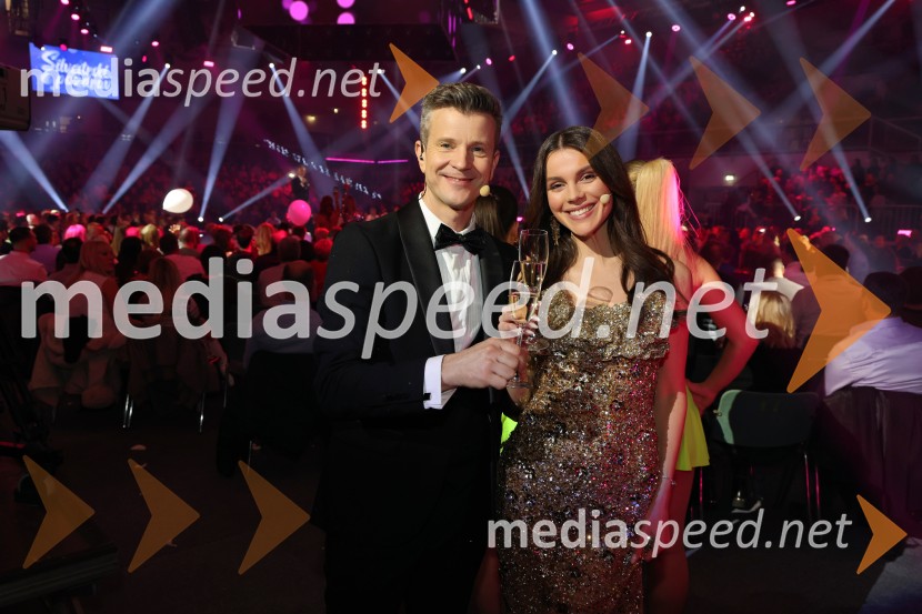  Boštjan Romih, televizijski in radijski voditelj;  Vesna Ponorac, igralka, moderatorkaSilvestrski pozdrav 2025, snemanje oddaje v Dvorani Tabor