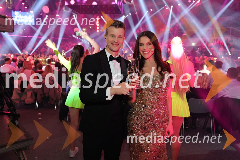  Boštjan Romih, televizijski in radijski voditelj;  Vesna Ponorac, igralka, moderatorkaSilvestrski pozdrav 2025, snemanje oddaje v Dvorani Tabor