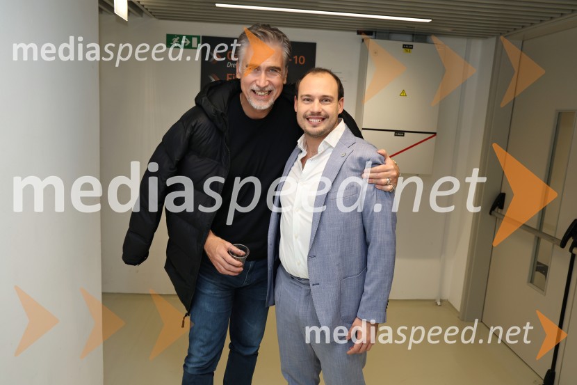  Jan Plestenjak, pevec;  Dejan Vunjak, glasbenikSilvestrski pozdrav 2025, snemanje oddaje v Dvorani Tabor