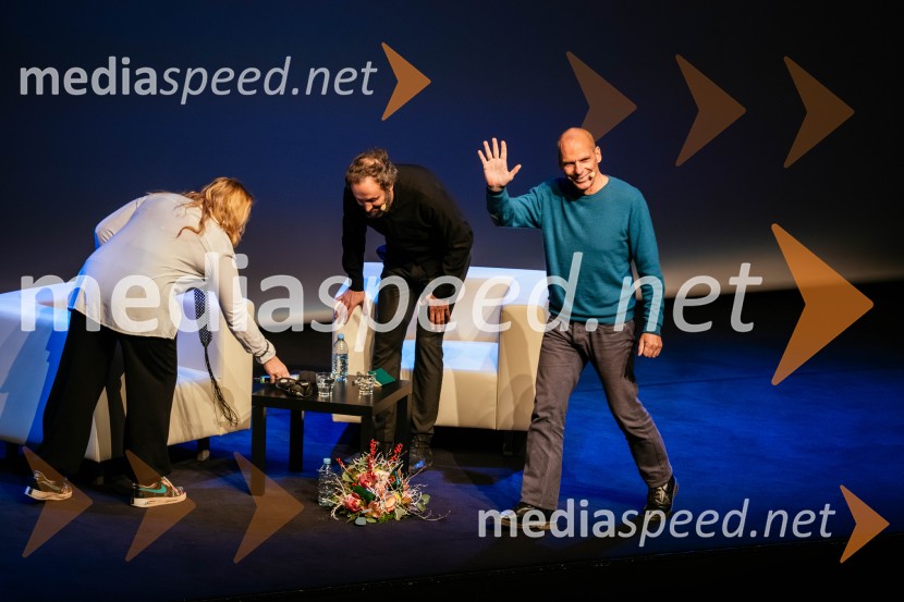 Janis Varufakis v Kritičnem kabaretu Cankarjevega doma