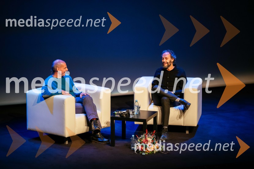 Janis Varufakis v Kritičnem kabaretu Cankarjevega doma