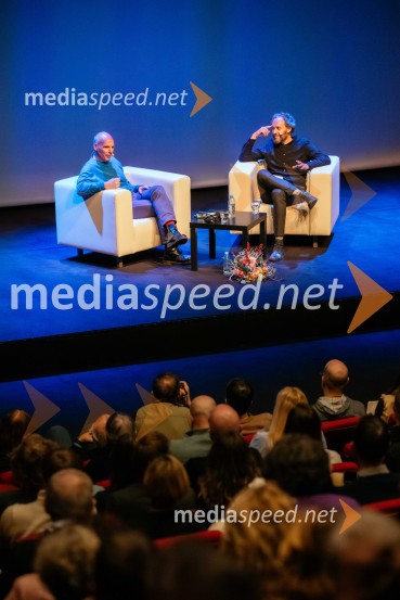 Janis Varufakis v Kritičnem kabaretu Cankarjevega doma