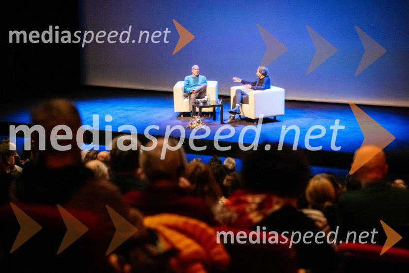 Janis Varufakis v Kritičnem kabaretu Cankarjevega doma