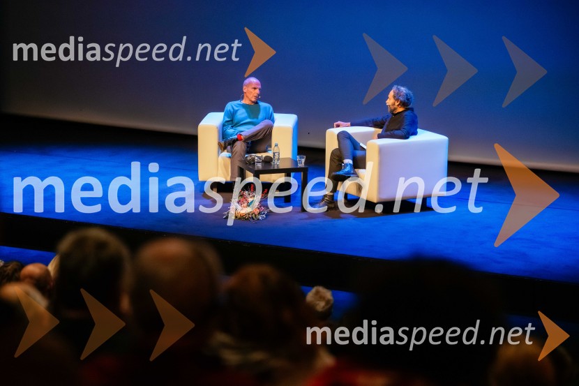 Janis Varufakis v Kritičnem kabaretu Cankarjevega doma