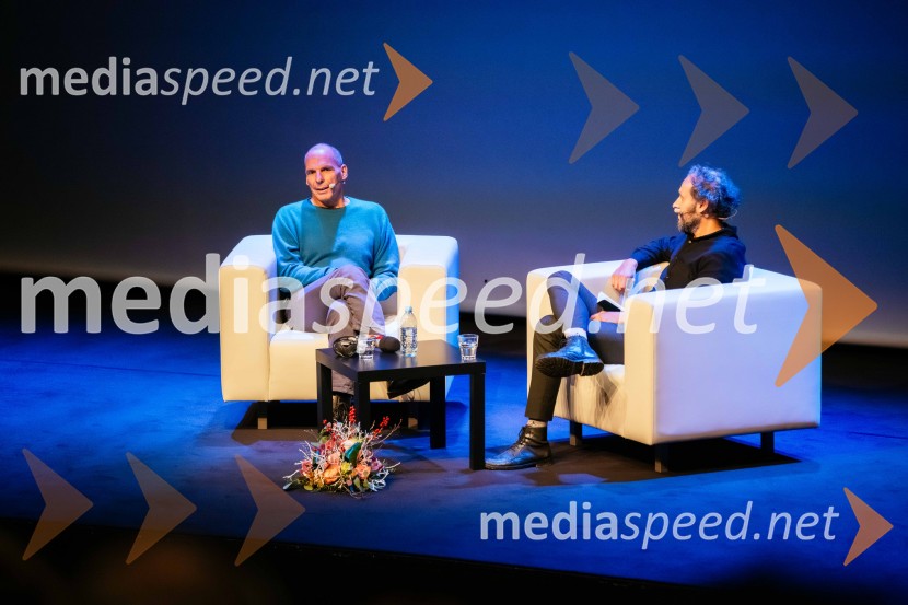 Janis Varufakis v Kritičnem kabaretu Cankarjevega doma