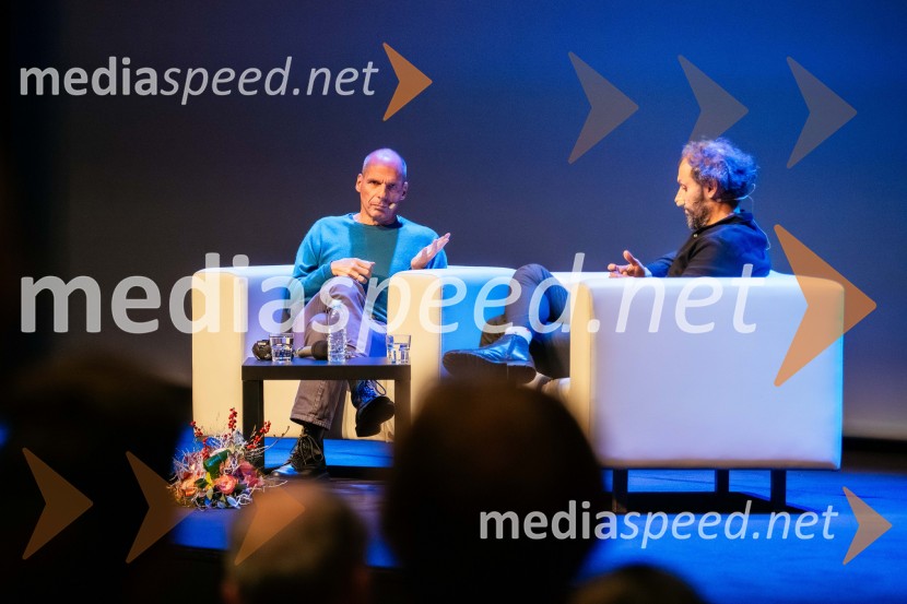 Janis Varufakis v Kritičnem kabaretu Cankarjevega doma