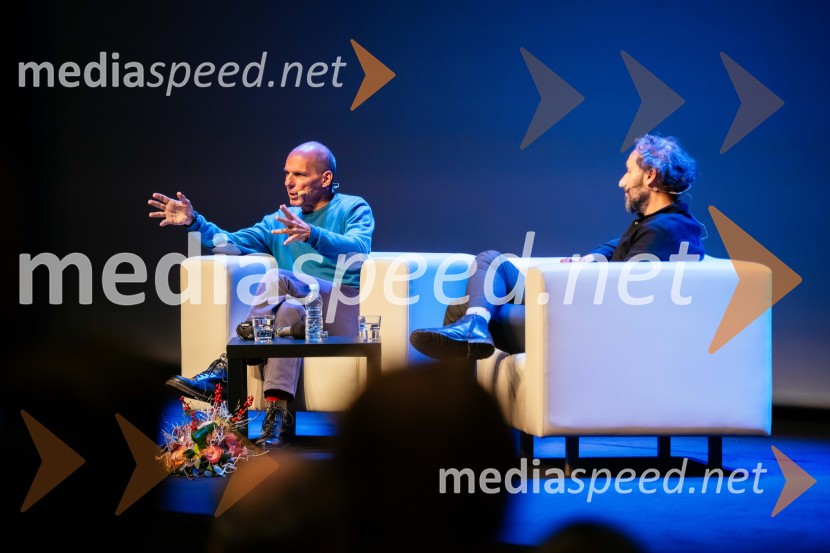 Janis Varufakis v Kritičnem kabaretu Cankarjevega doma