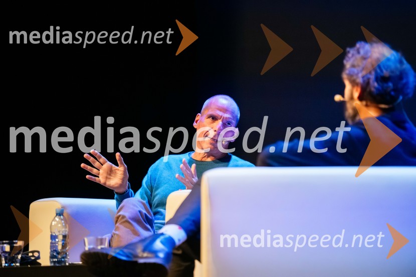 Janis Varufakis v Kritičnem kabaretu Cankarjevega doma