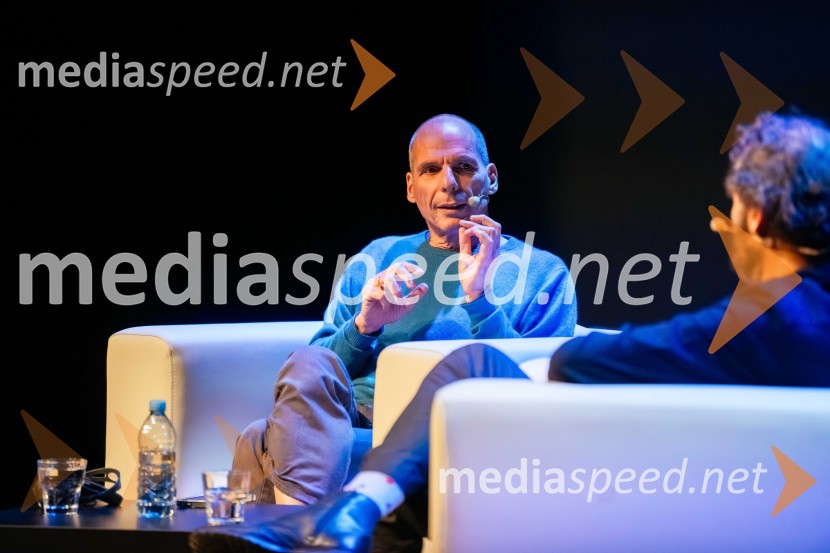 Janis Varufakis v Kritičnem kabaretu Cankarjevega doma