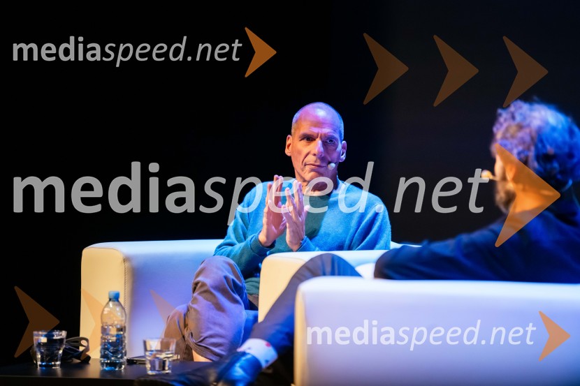 Janis Varufakis v Kritičnem kabaretu Cankarjevega doma