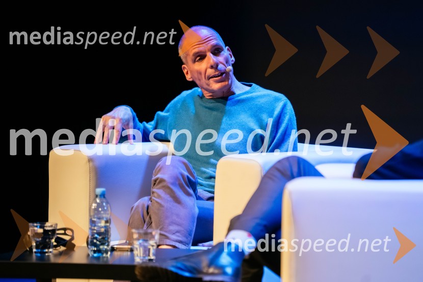 Janis Varufakis v Kritičnem kabaretu Cankarjevega doma