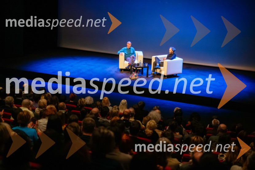 Janis Varufakis v Kritičnem kabaretu Cankarjevega doma