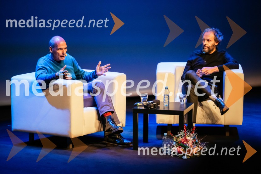 Janis Varufakis v Kritičnem kabaretu Cankarjevega doma