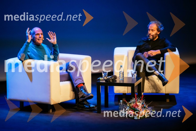 Janis Varufakis v Kritičnem kabaretu Cankarjevega doma