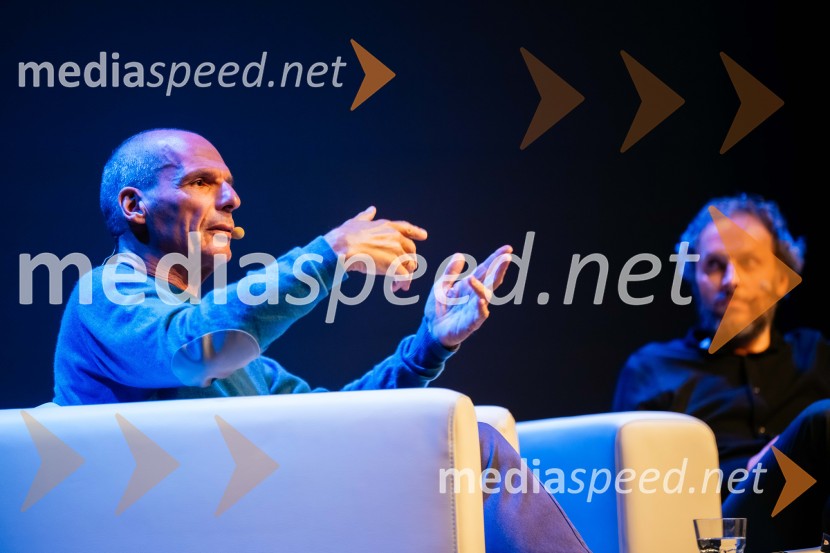 Janis Varufakis v Kritičnem kabaretu Cankarjevega doma