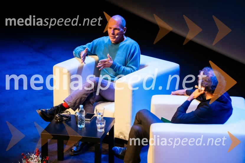 Janis Varufakis v Kritičnem kabaretu Cankarjevega doma