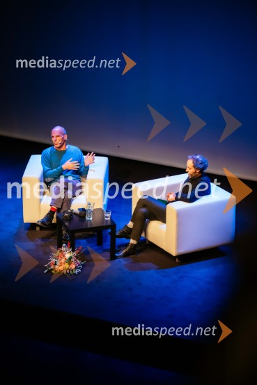 Janis Varufakis v Kritičnem kabaretu Cankarjevega doma