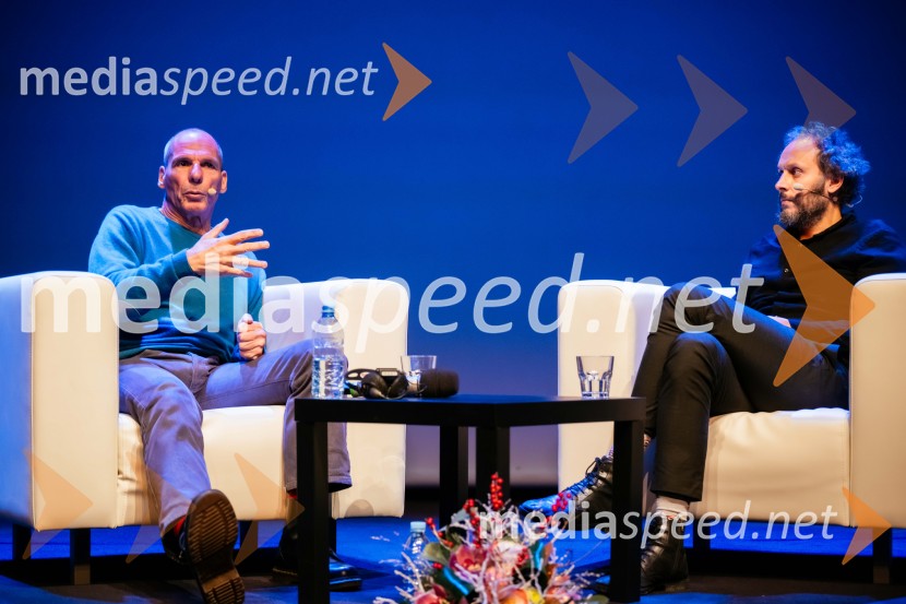 Janis Varufakis v Kritičnem kabaretu Cankarjevega doma